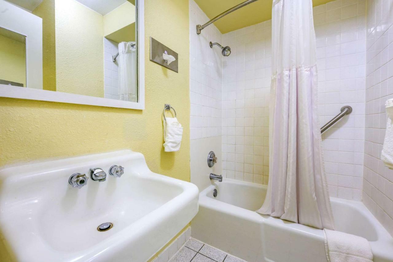 Aire Hotel Lebanon Hershey Екстер'єр фото